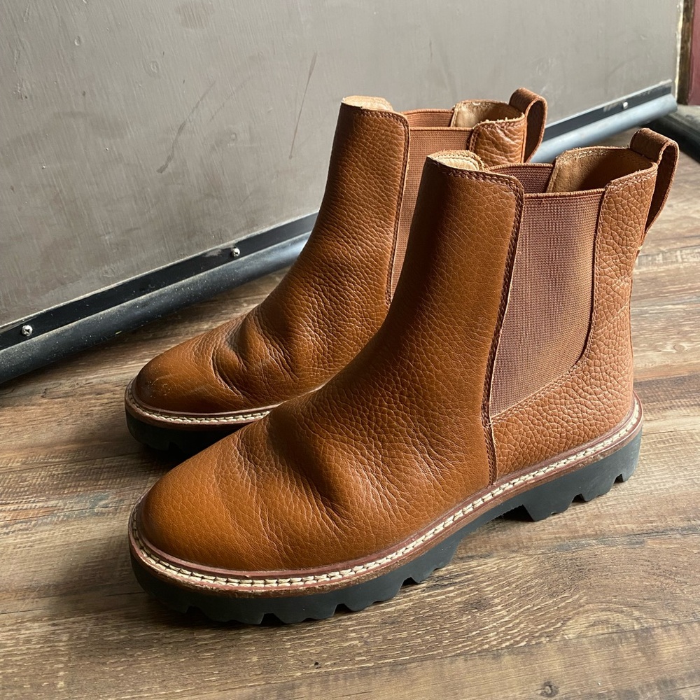 Madewell The Citywalk Lugsole Chelsea Boot in Leather
